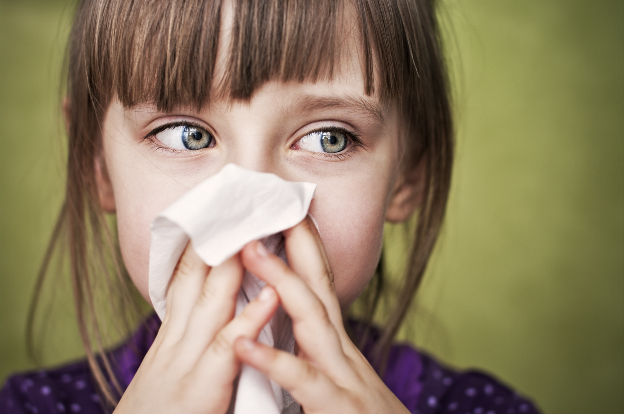 У ребёнка не дышит нос: насколько это вредно, как помочь